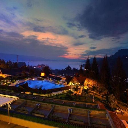 Hotel Niagara Parapat Kültér fotó