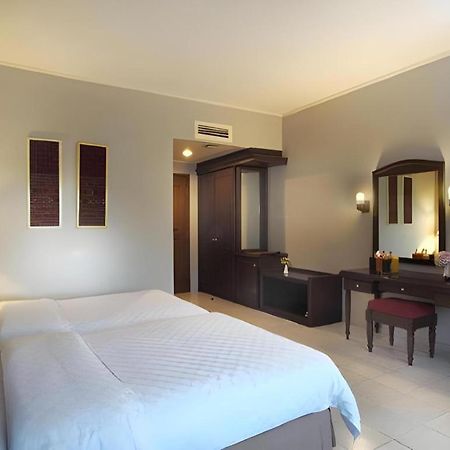 Hotel Niagara Parapat Kültér fotó