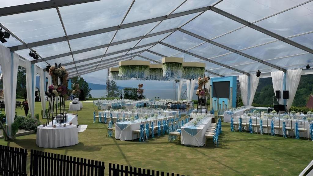Hotel Niagara Parapat Kültér fotó