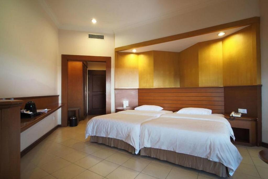 Hotel Niagara Parapat Kültér fotó
