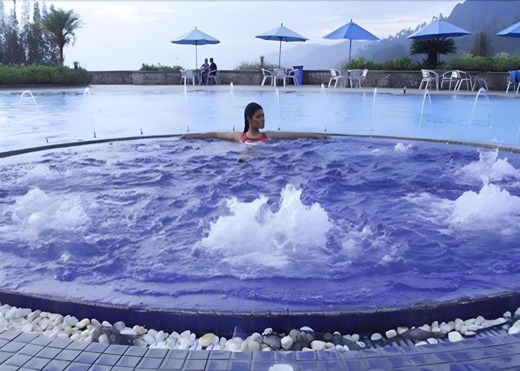 Hotel Niagara Parapat Kültér fotó