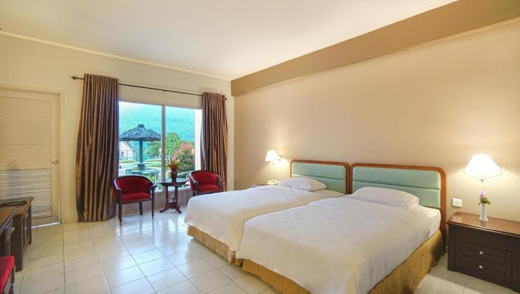 Hotel Niagara Parapat Kültér fotó