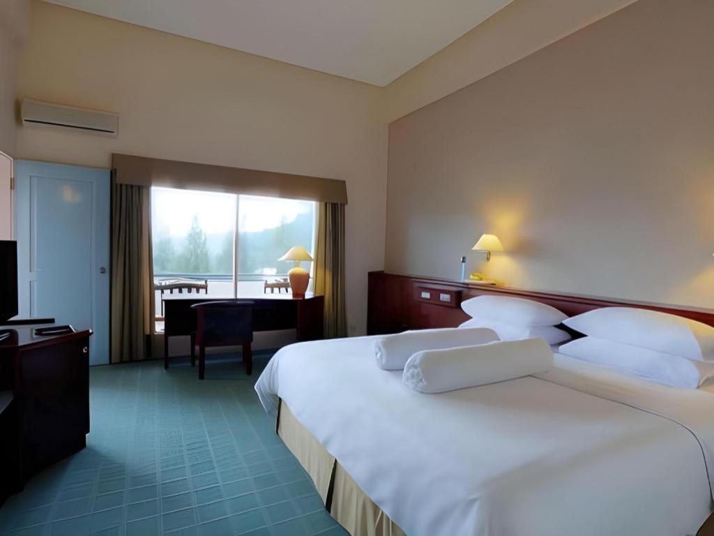 Hotel Niagara Parapat Kültér fotó