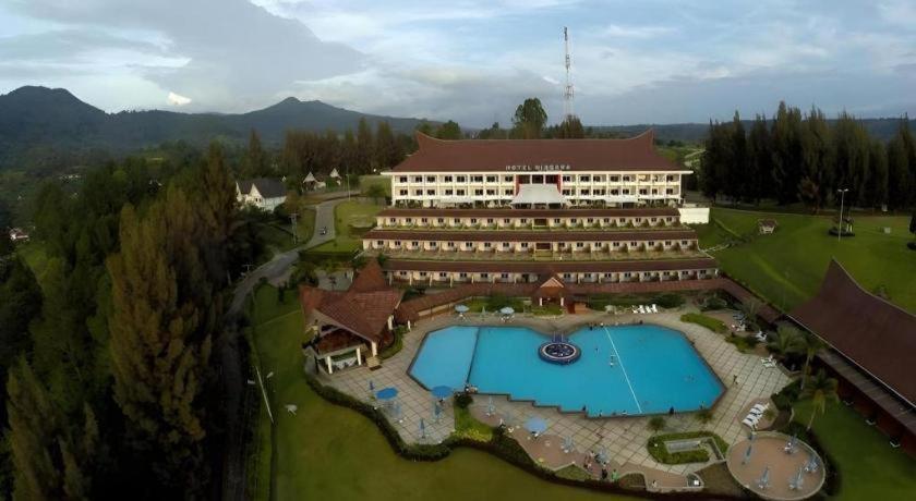Hotel Niagara Parapat Kültér fotó